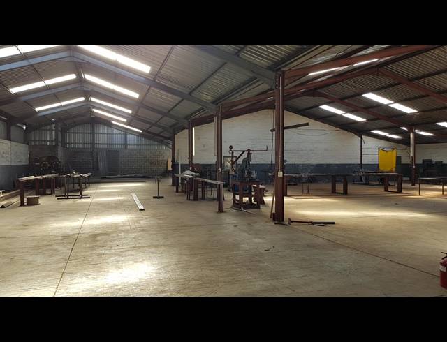 1,850M² FACTORY FOR SALE IN BLACKHEATH INDUSTRIAL